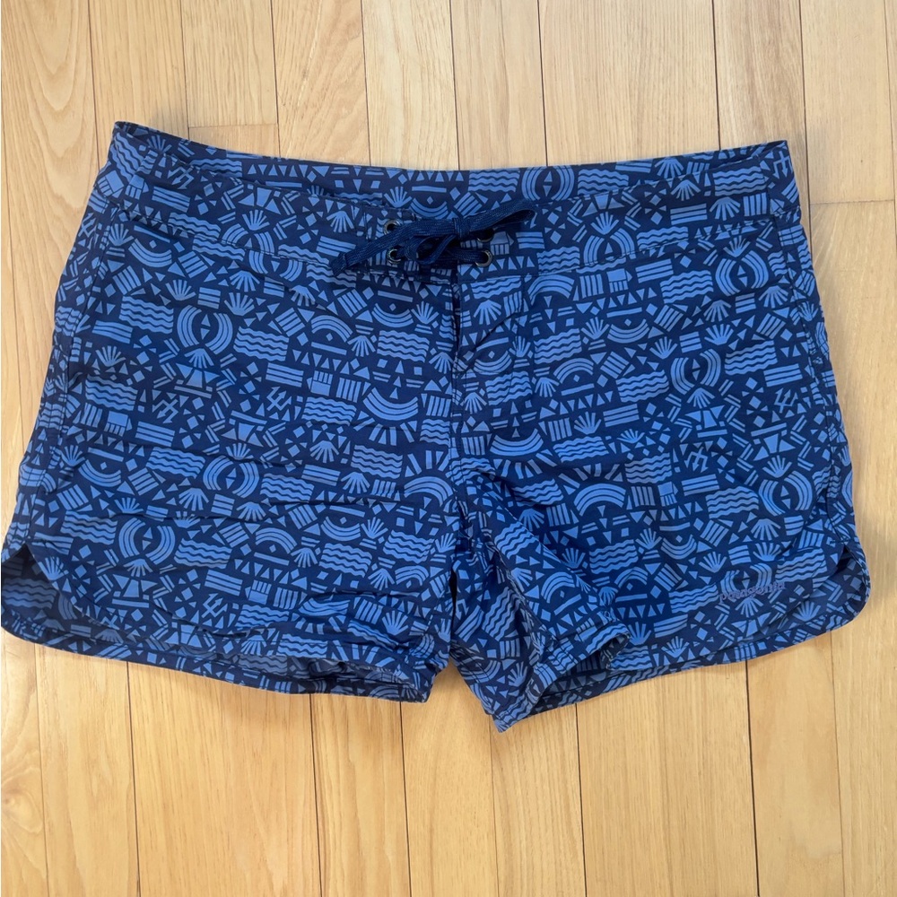 Patagonia Wavefarer Board Shorts- size 10